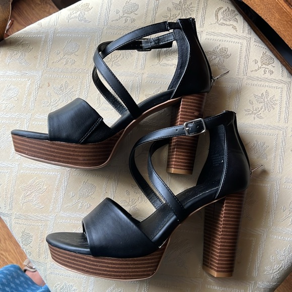 Torrid heels 👠 - Picture 3 of 5